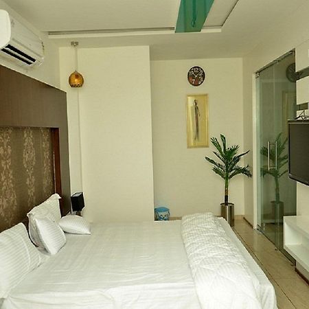 Hotel The Grand Parshwanath Sankeshvar Ngoại thất bức ảnh