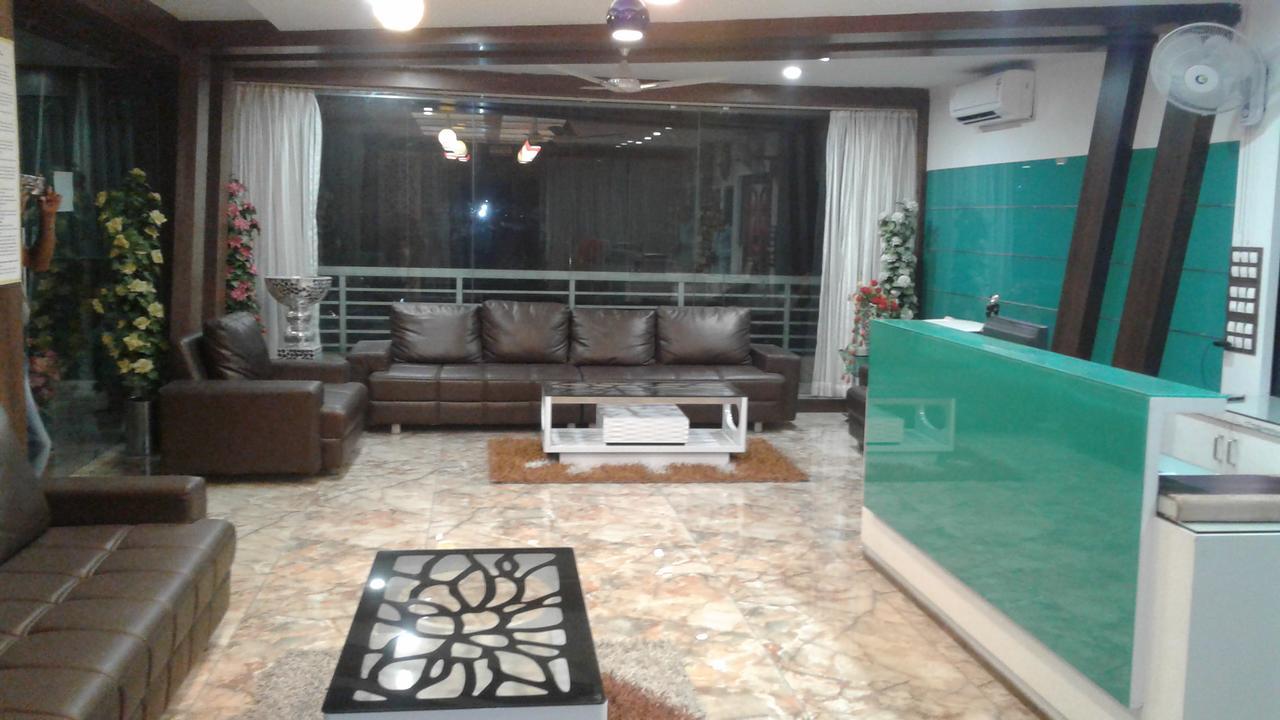 Hotel The Grand Parshwanath Sankeshvar Ngoại thất bức ảnh