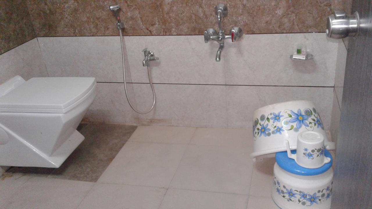 Hotel The Grand Parshwanath Sankeshvar Ngoại thất bức ảnh