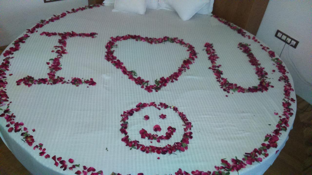 Hotel The Grand Parshwanath Sankeshvar Ngoại thất bức ảnh