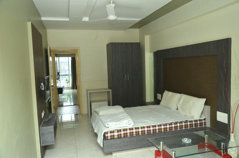 Hotel The Grand Parshwanath Sankeshvar Ngoại thất bức ảnh